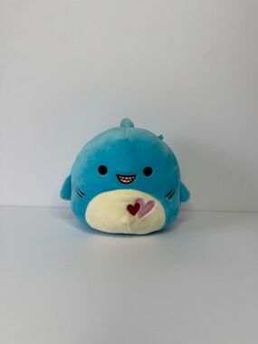 Squishmallows 5" Rey The Valentines Day Blue Shark Plush NWOT